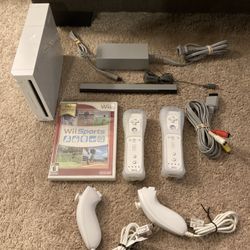 Nintendo Wii With Wii Sports 