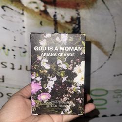 Ariana Grande Perfume God Is A Woman