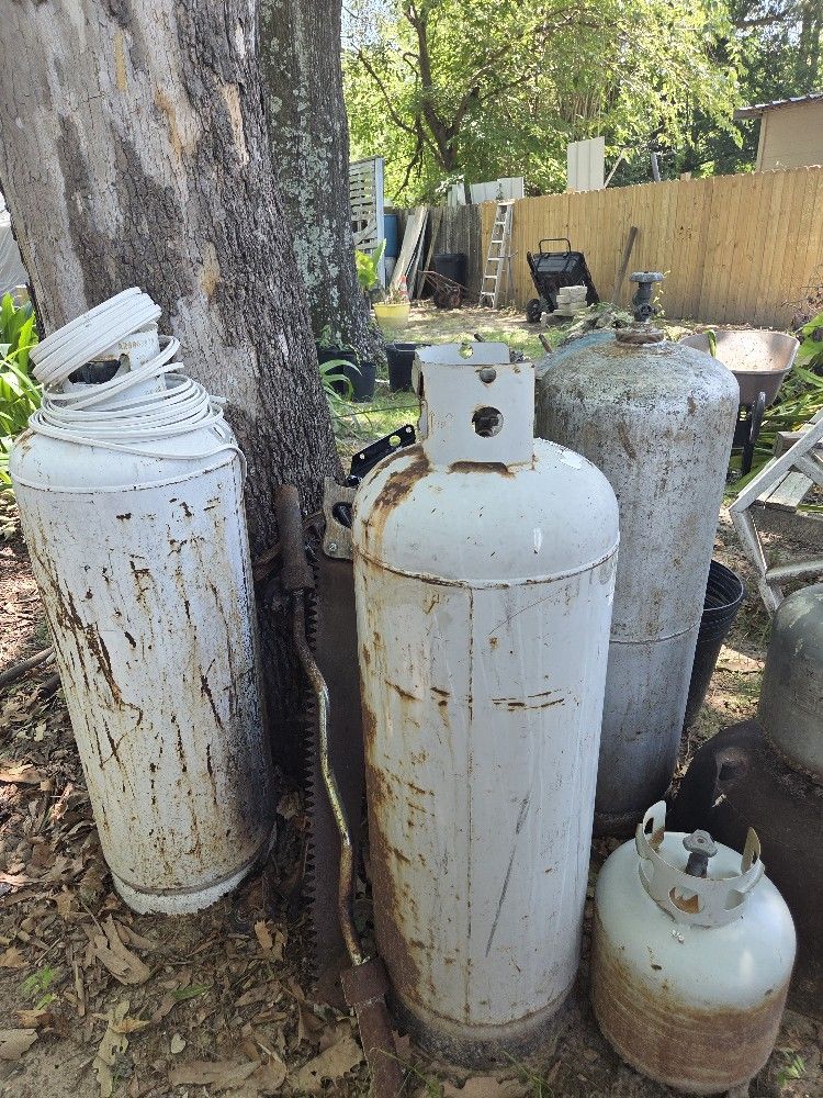PROPANE BOTTLES
