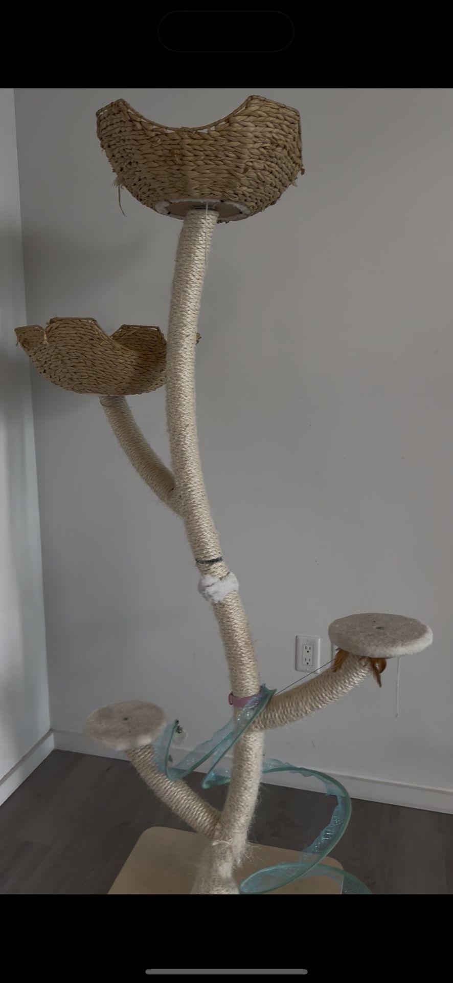 Large Flower Cat Tree Wooden Cat Tower Scratching Post Cat Activity Centre