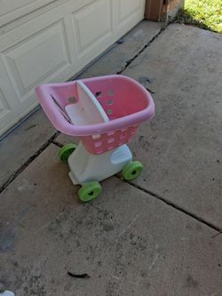 Step2 shopping cart in good condition clean