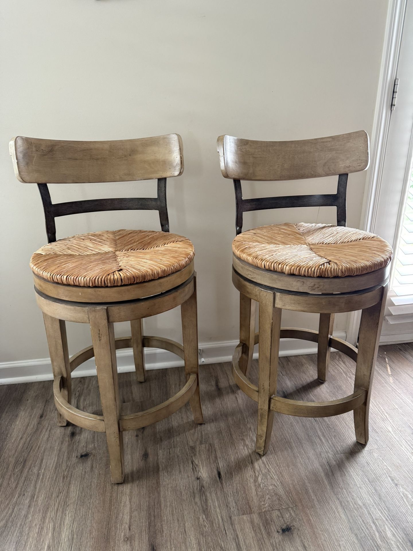 2 Swivel Stools