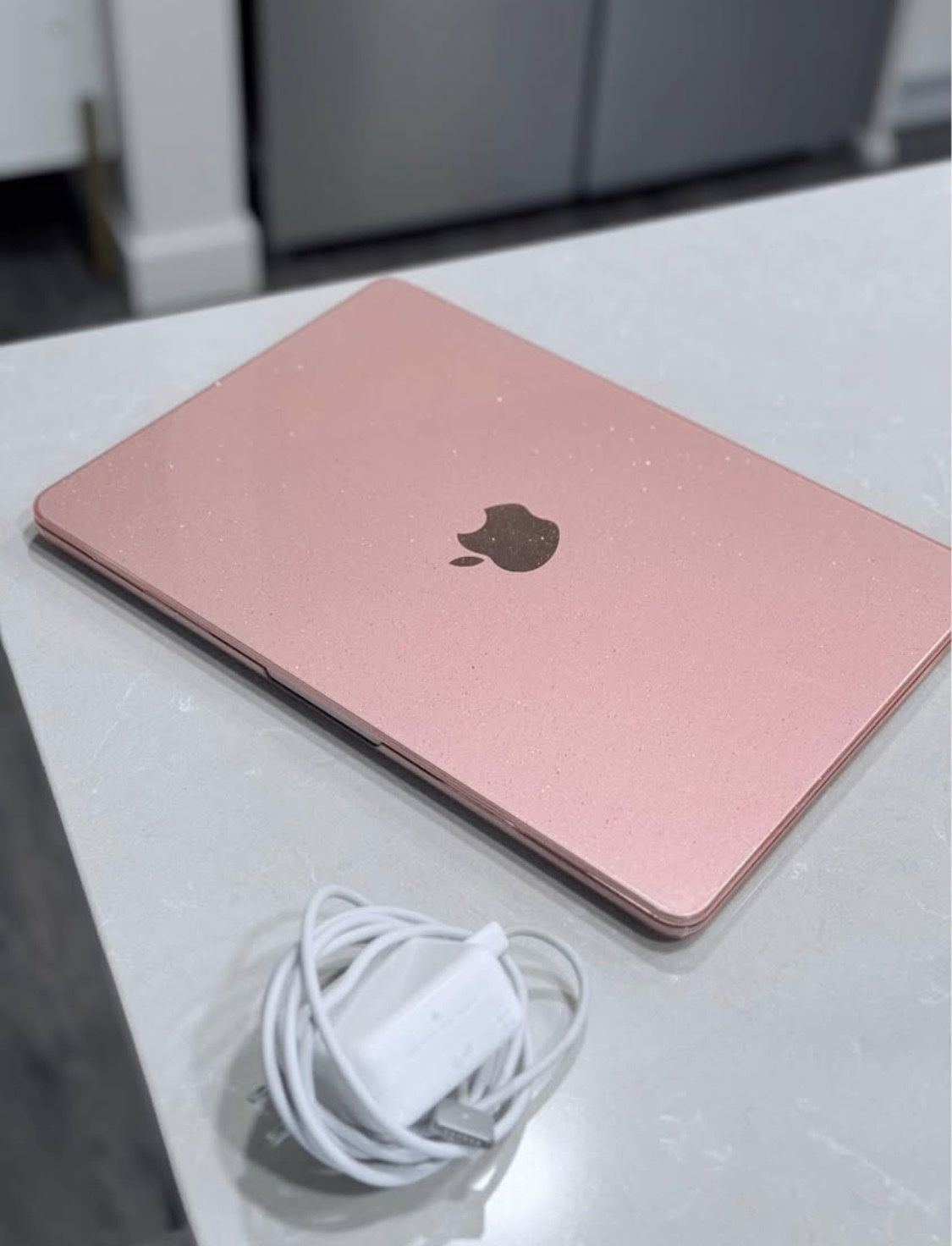 MacBook Air M2 2022 + Case, Charger, & Keyboard Cover