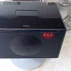Geneva Sound System model S phone dock