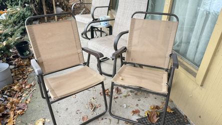 2 Folding Porch Chairs READ DESCRIPTION 