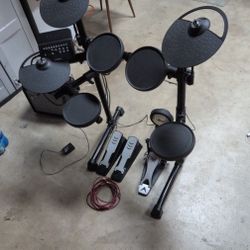 Used Yamaha DTX400K Electronic Drum Set + Genuine Pedal & Beater + Fender Mini Amp Bundle