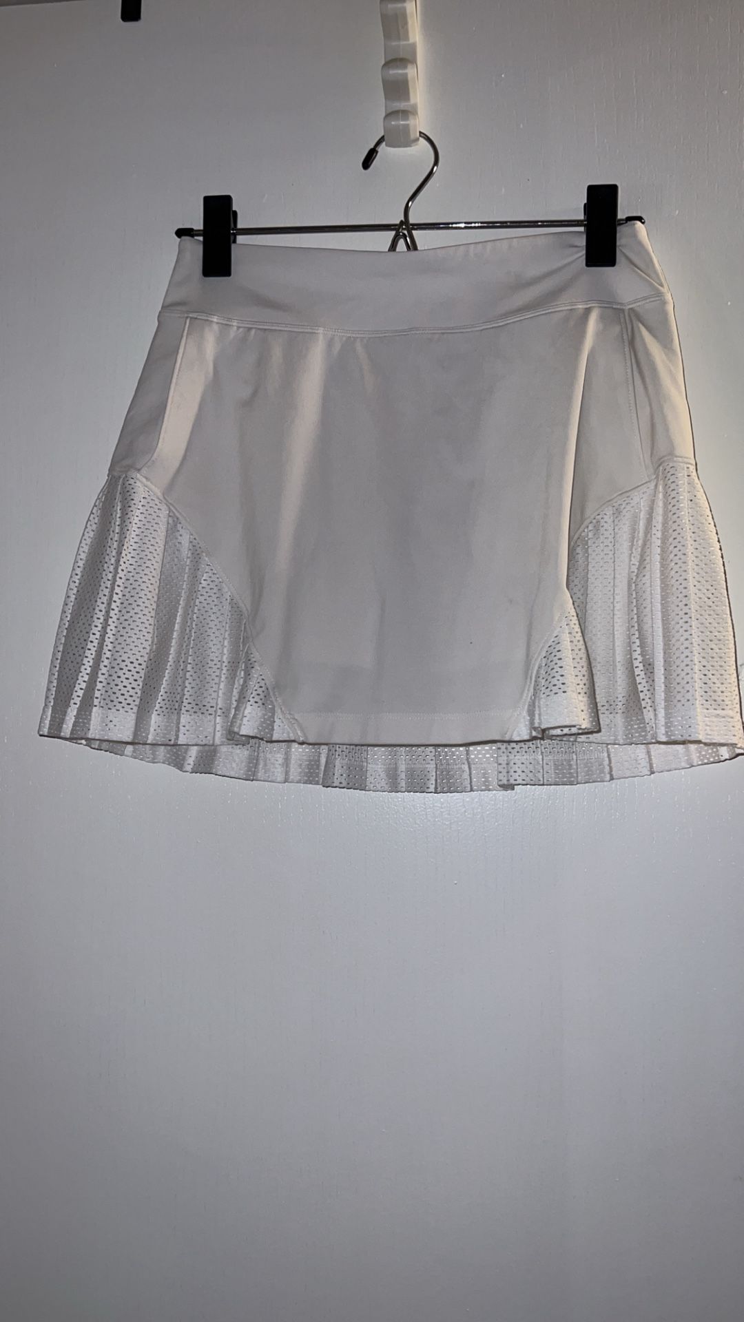 White under armour tennis skirts