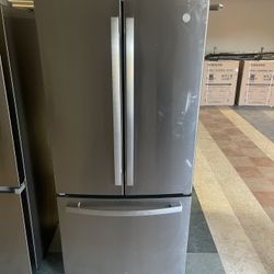 GE 32’ French Door Refrigerator 