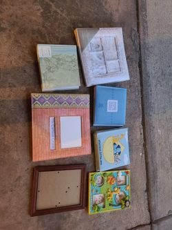 Miscellaneous Photo Albums And Frames