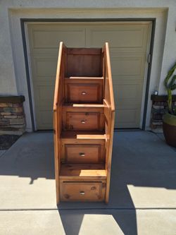 Bunk Stairs w storage
