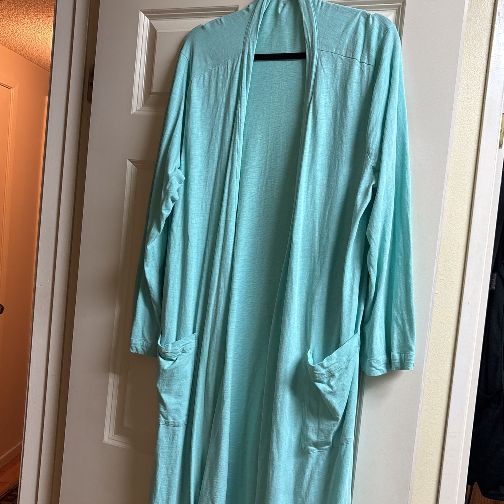 Women’s XL Aqua Robe