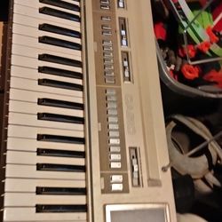 Old School Casio Keyboard Works Great With Book Cover And Cord