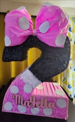 Minnie Mouse Number Pinata