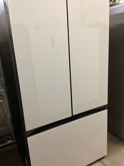 Samsung Bespoke 36 in 30 cu.ft. French Door Smart Refrigerator with Beverage Center