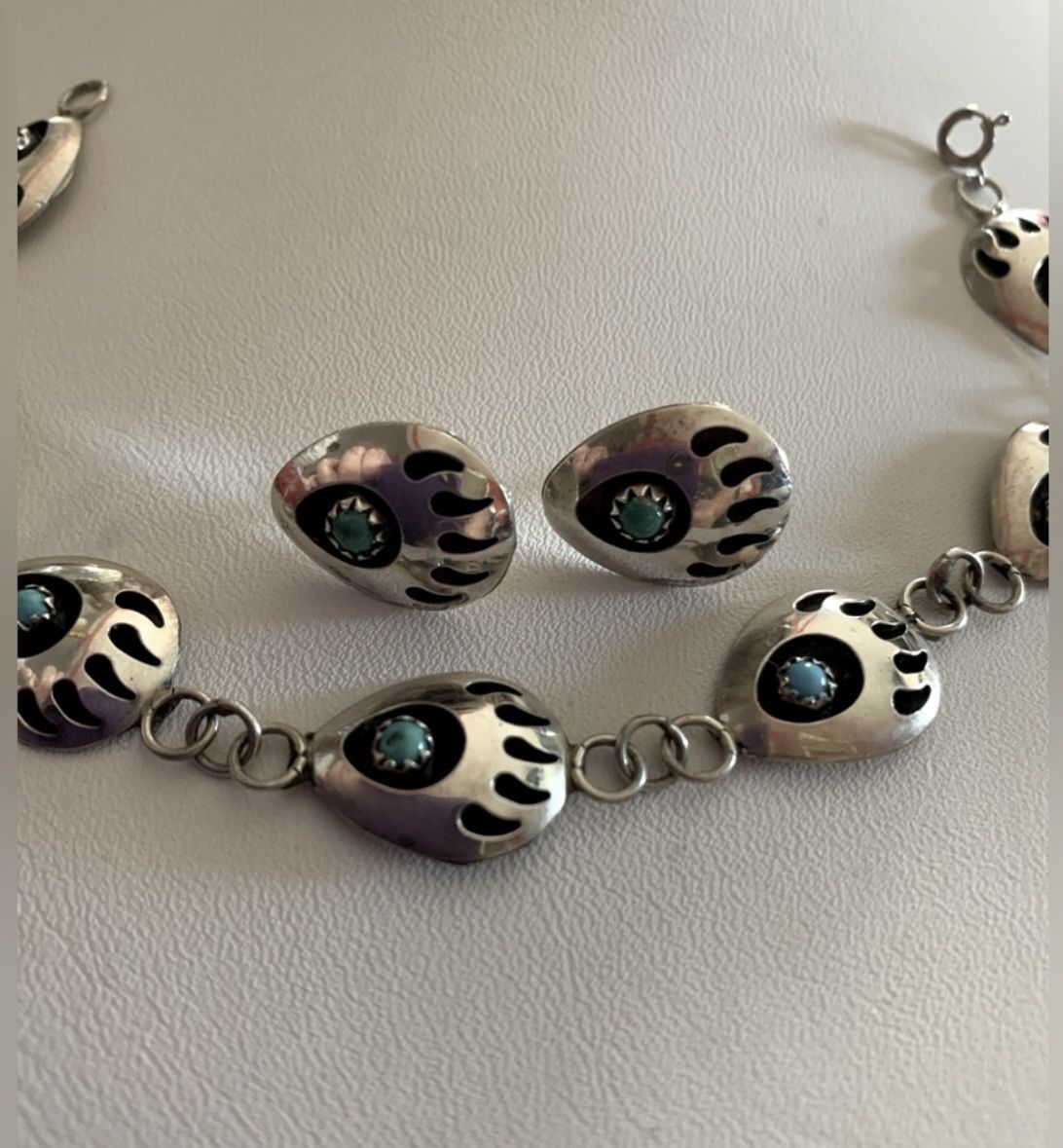VINTAGE NAVAJO STERLING TURQUOISE BEAR PAW SHADOWBOX BRACELET & PIERCED EARRINGS