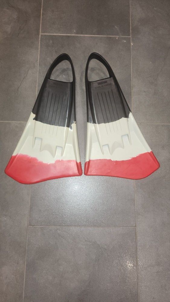 662 ERS4 Swim Fins In Great Shape - Size Medium