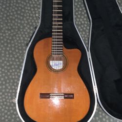 José Ramirez Acustic Electric Classical Guitar Model GR3E-CE   Price :$1600 OBO