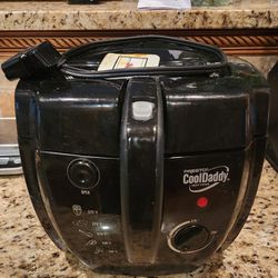 CoolDaddy cool-touch deep fryer