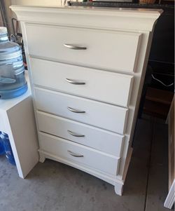 White 5 drawer dresser