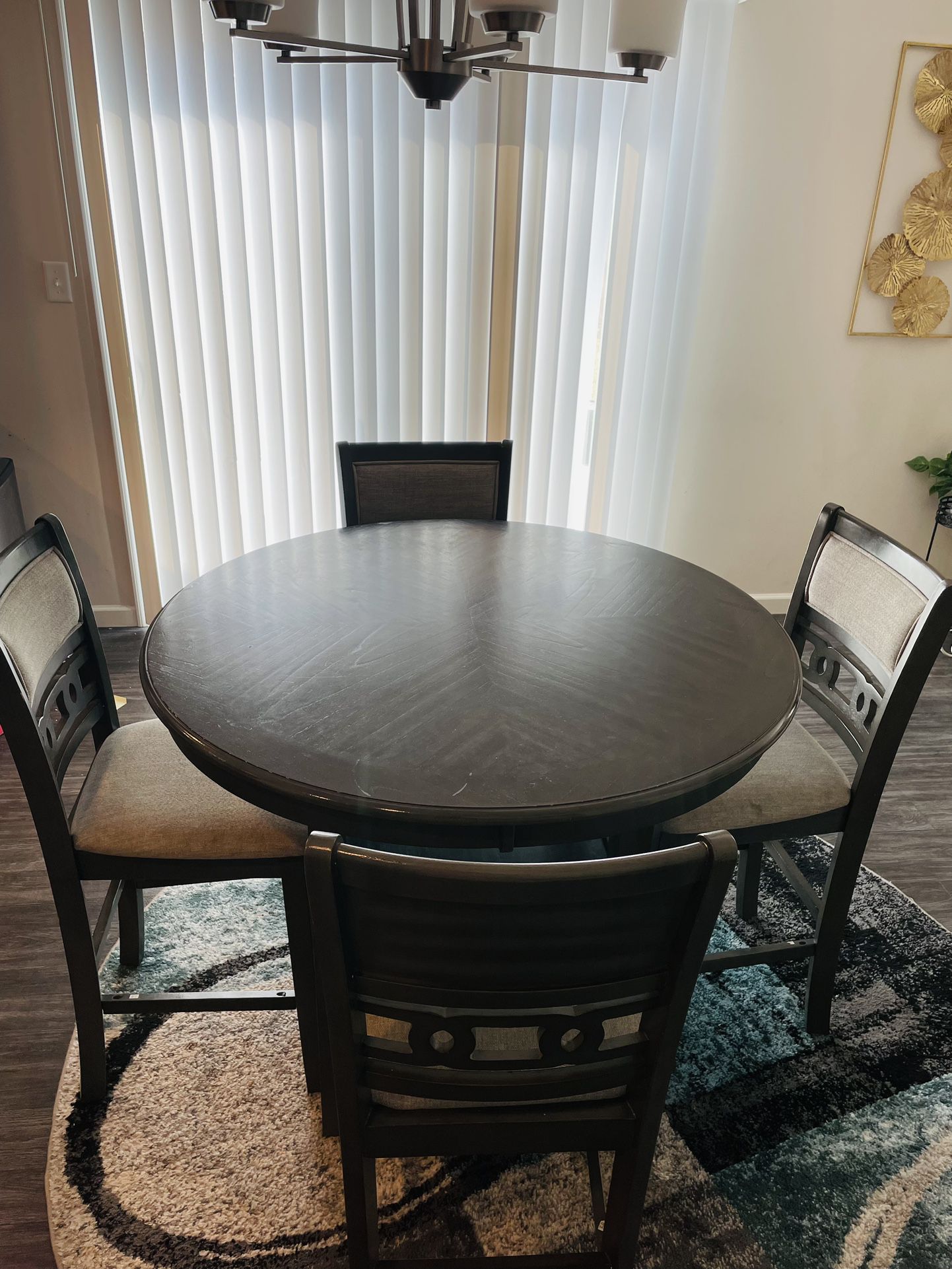 Gently used Dinning Table 