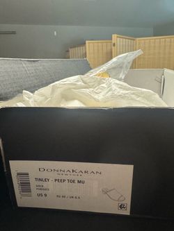 Donna Karan - Tinley Peep Toe MU