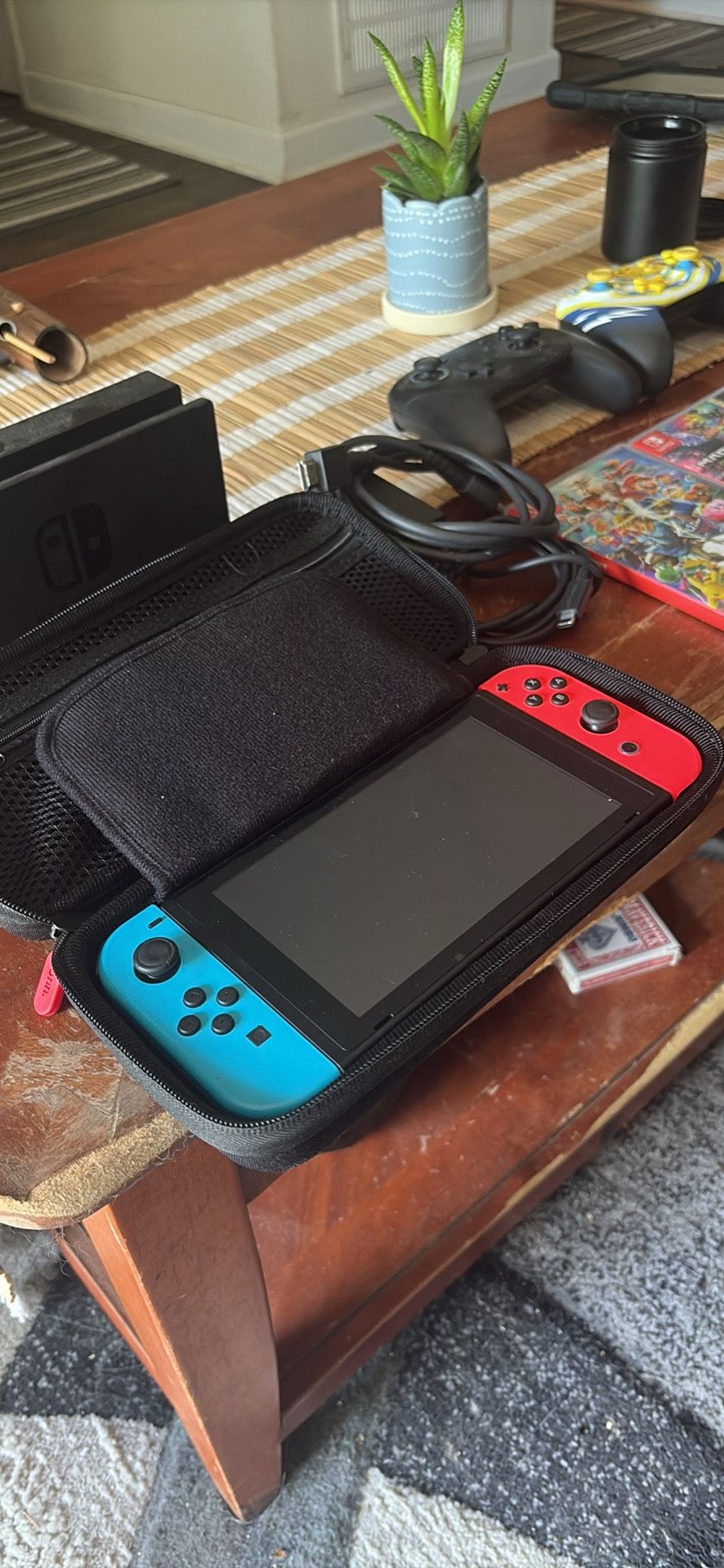Original Nintendo Switch (+ 3 Games & 3 Controllers)