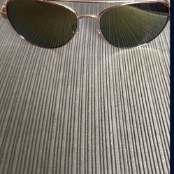 There Very Nice Sunglasses There UNISEX Sunglasses Made By ADRIENNE VITTADINI They Are Brand New Never Worn 