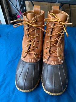 Boots women’s boots by L.L Bean Boots WOMENS duck boots leather boots Sz 7W MAKE AN OFFER!