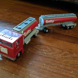 1996 Getty Oil and Gas Tandem Tanker Toy Truck