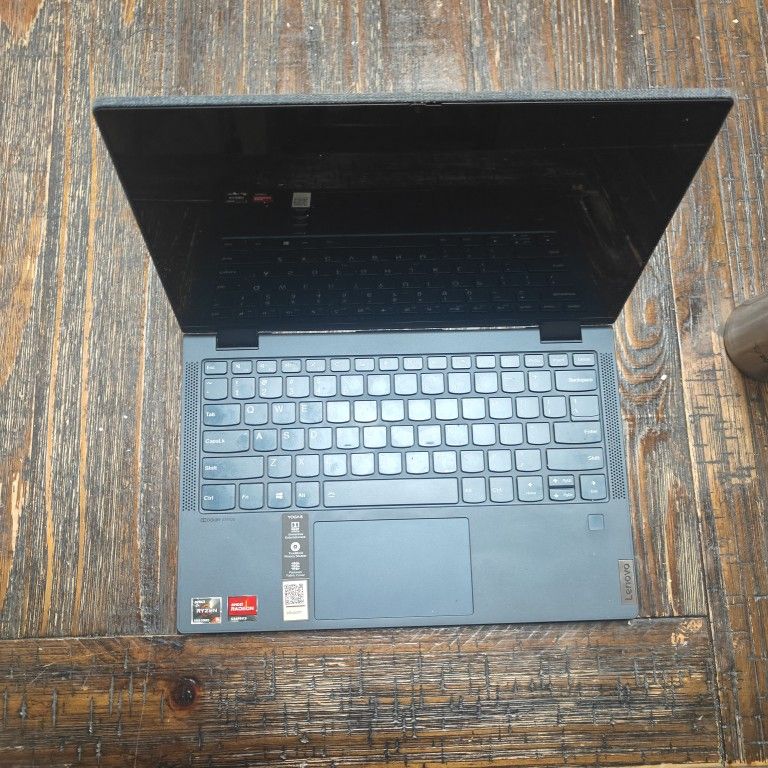 Lenovo Yoga Ryzen 5 8gb Mem 512Hd Ss