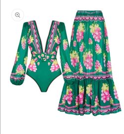 Swimwear set : Swimsuit & Skirt