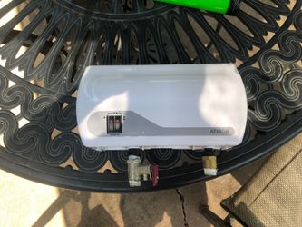 Tankless electric water heater