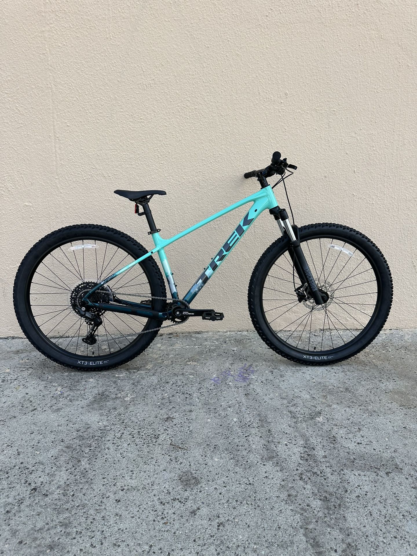 BRAND NEW Trek Marlin 6 Gen 3 Mountain Bike
