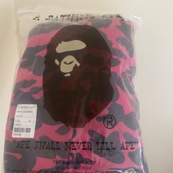 BRAND NEW MEDIUM BAPE FULL ZIP UP HOODIE