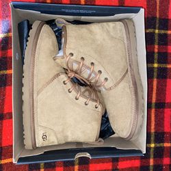 Men’s uggs (size 10)
