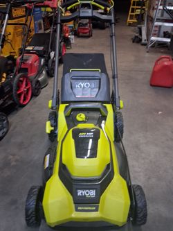 RYOBI 40V CORDLESS LAWM MOWER SELF PROPELLE NO BATTERY NO CHARGER
