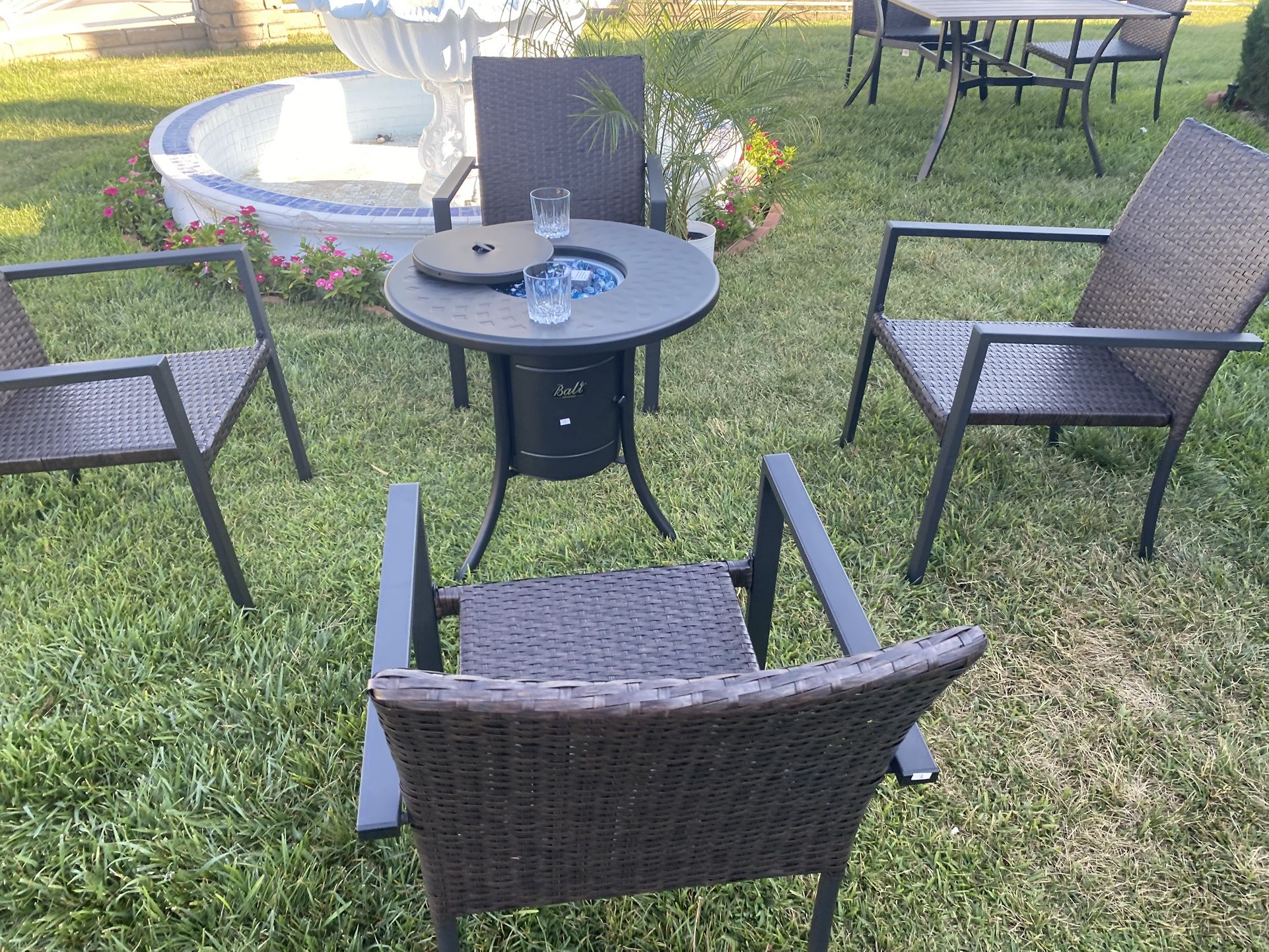 Brand New Patio Set Fire Pit Propane