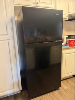 Amana refrigerator black
