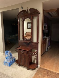 Entry Hutch