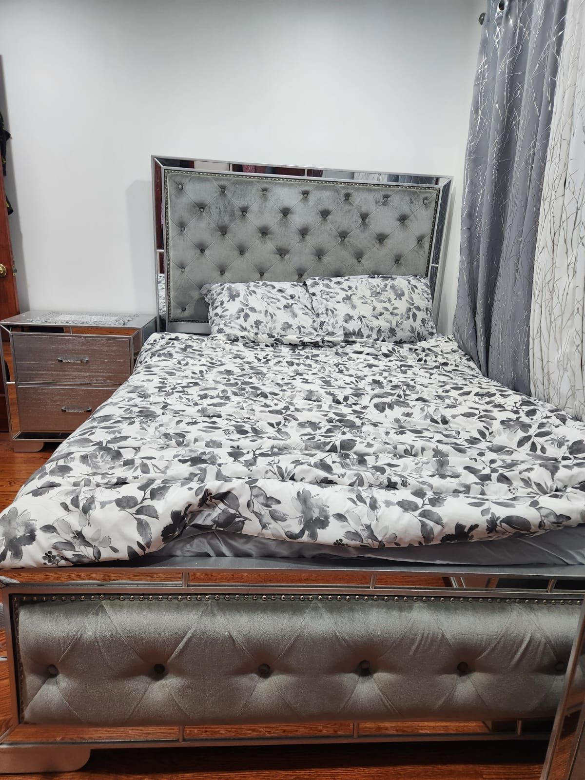 Queens Size Bedroom Set