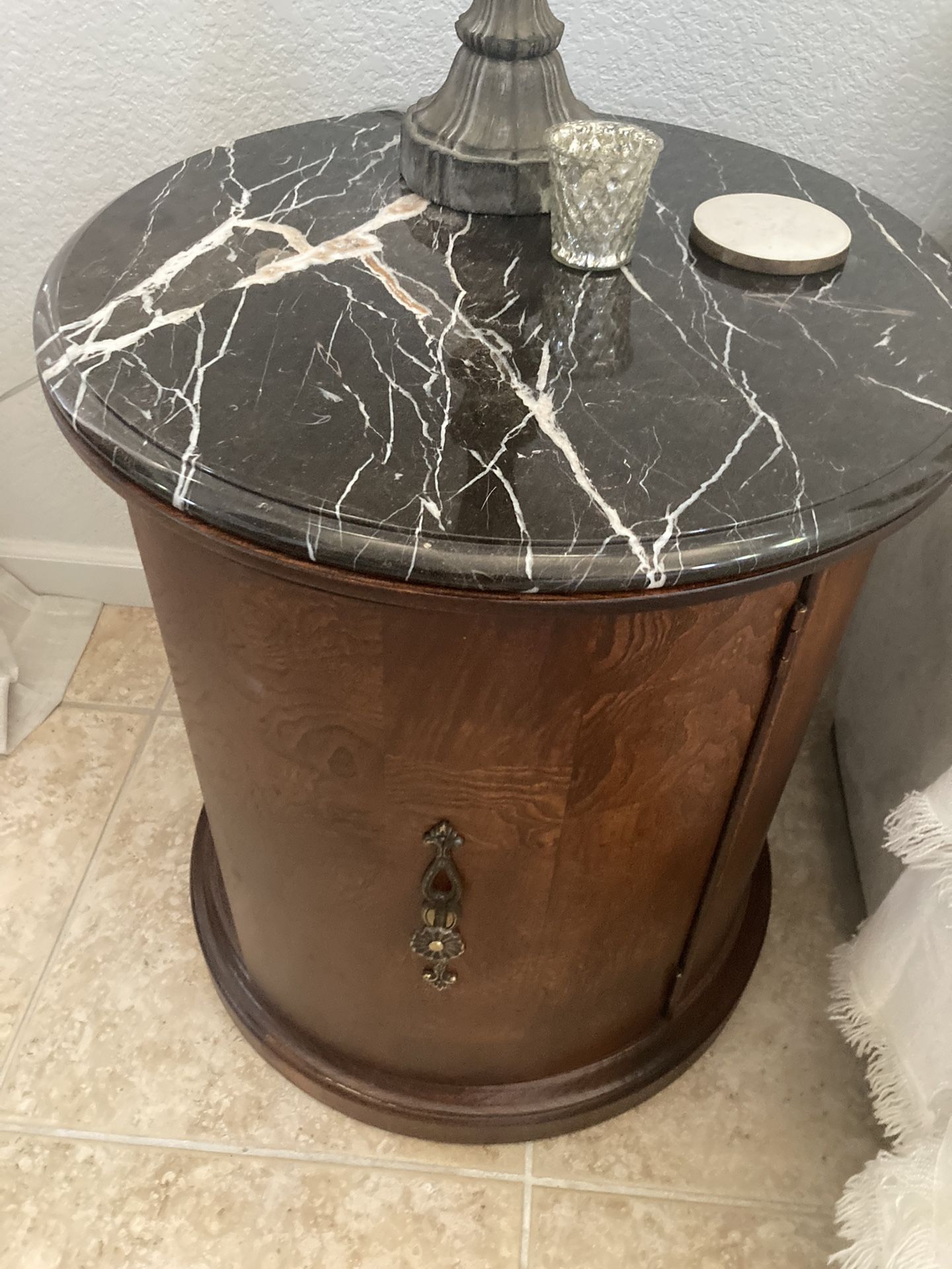 Set Of 2 Side Tables