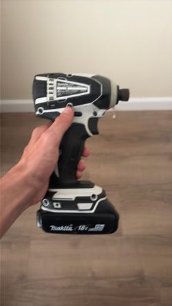 Makita Impact Driver Includes Battery