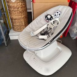 4moms mamaRoo multi-motion baby swing