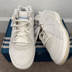 Adidas Badbo 1.0 Bad Bunny Resilience Size 8M