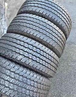305 55 22 Goodyear tires Con 80% de Vida Las 4