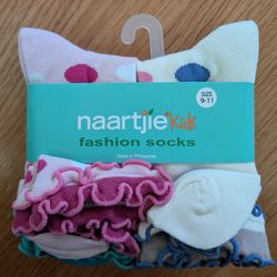 NWT Naartjie Kids Socks 9-11 70% Cotton