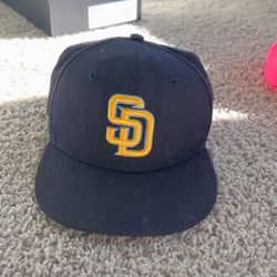 New Era Limited Edition San Diego Padres Hat Size 7 1/8  
