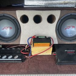 2 12’ Alpine Speakers In Ported Box With 2 Amps 