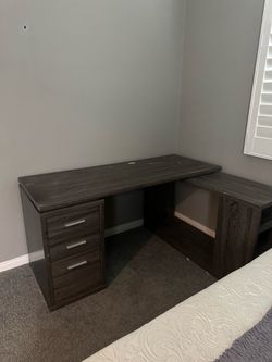 Free King base and desk