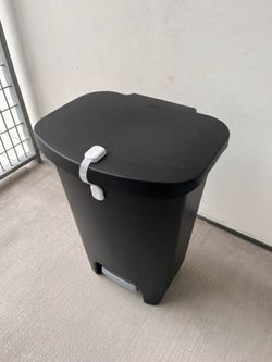 Trash can - 10 gallons